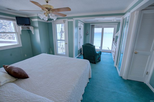 11068 N Ideal Beach Drive, Syracuse, IN 46567