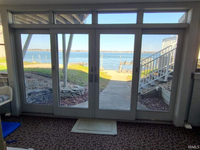 11068 N Ideal Beach Drive, Syracuse, IN 46567