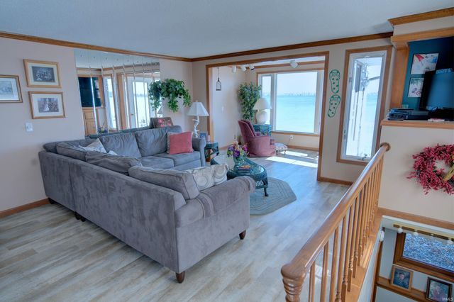 11068 N Ideal Beach Drive, Syracuse, IN 46567