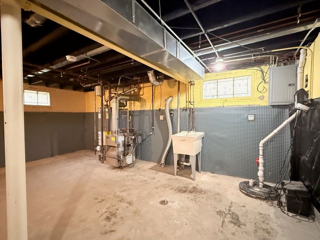 1428 E Lyn Court, Homewood, IL 60430