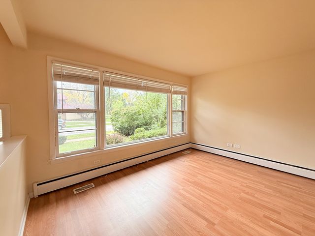 1428 E Lyn Court, Homewood, IL 60430
