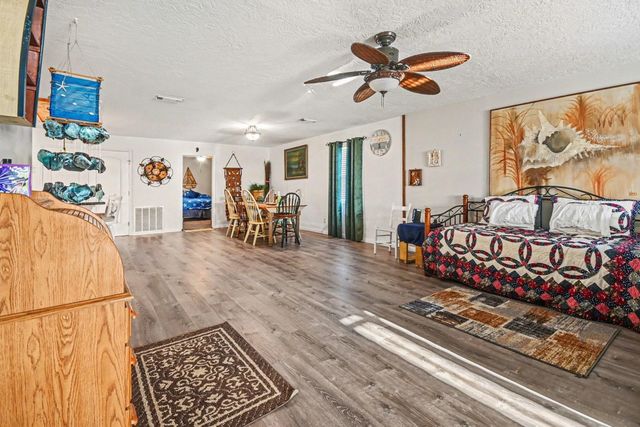 970 S Wommack Drive S, Crystal Beach, TX 77650