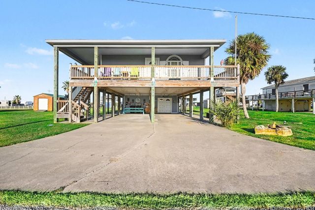 970 S Wommack Drive S, Crystal Beach, TX 77650