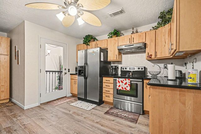 970 S Wommack Drive S, Crystal Beach, TX 77650