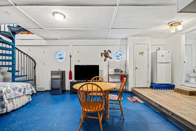 970 S Wommack Drive S, Crystal Beach, TX 77650