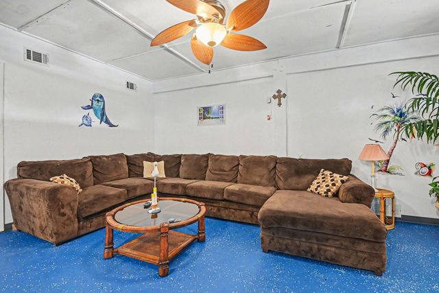 970 S Wommack Drive S, Crystal Beach, TX 77650