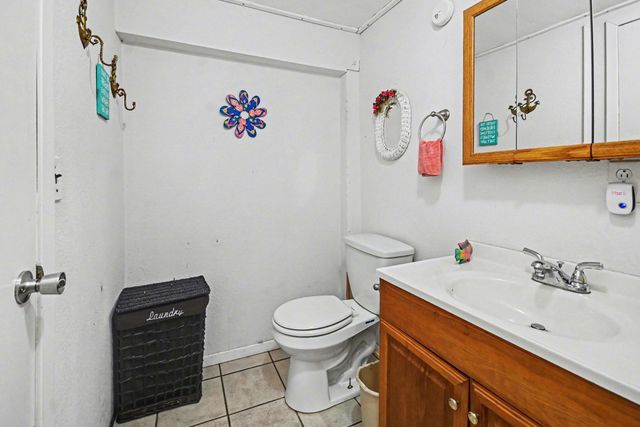 970 S Wommack Drive S, Crystal Beach, TX 77650