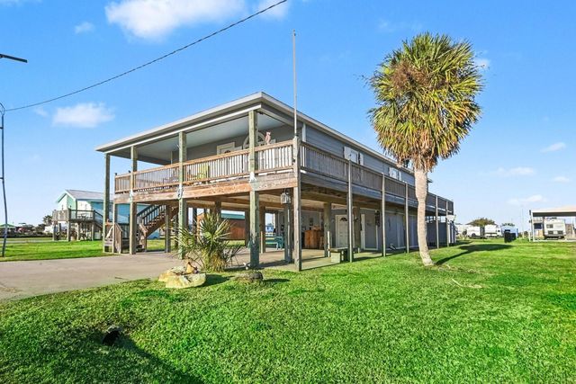 970 S Wommack Drive S, Crystal Beach, TX 77650
