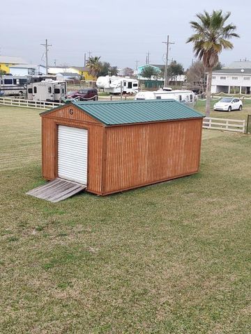 970 S Wommack Drive S, Crystal Beach, TX 77650