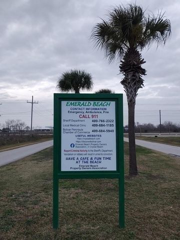 970 S Wommack Drive S, Crystal Beach, TX 77650