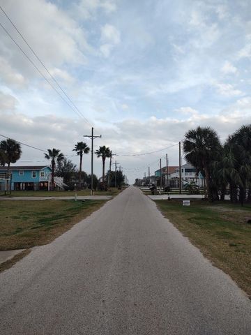 970 S Wommack Drive S, Crystal Beach, TX 77650