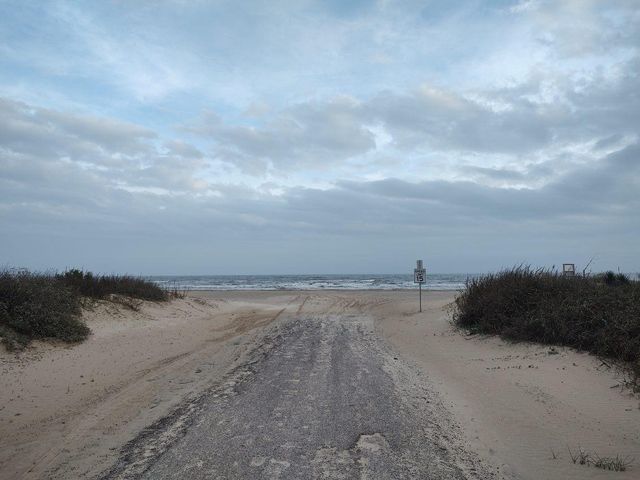 970 S Wommack Drive S, Crystal Beach, TX 77650