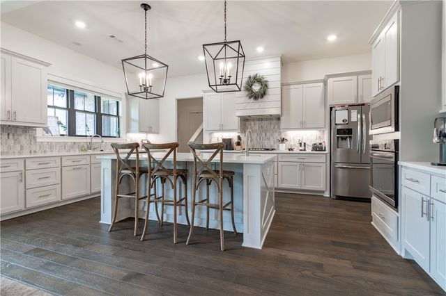 2758 N Adams Road, Fayetteville, AR 72704