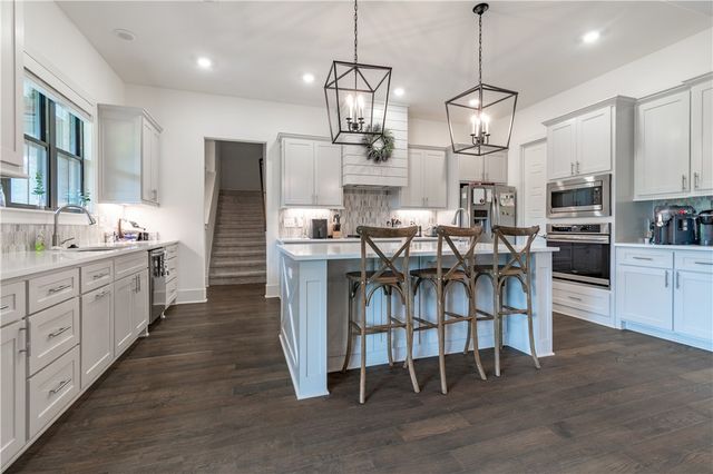 2758 N Adams Road, Fayetteville, AR 72704