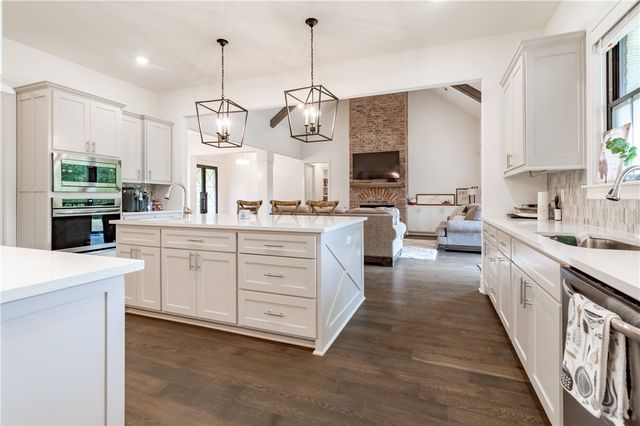 2758 N Adams Road, Fayetteville, AR 72704