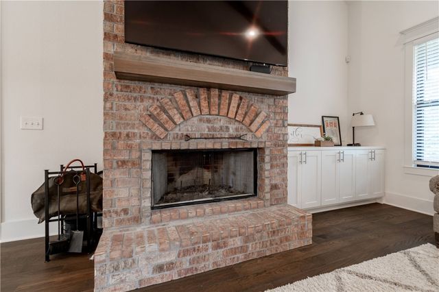 2758 N Adams Road, Fayetteville, AR 72704