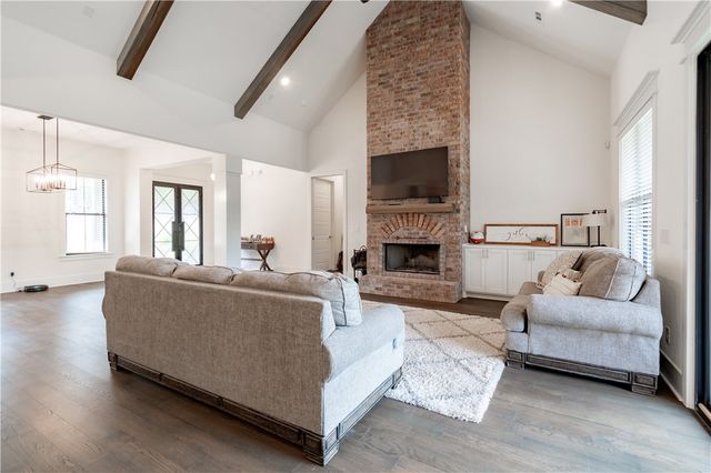 2758 N Adams Road, Fayetteville, AR 72704
