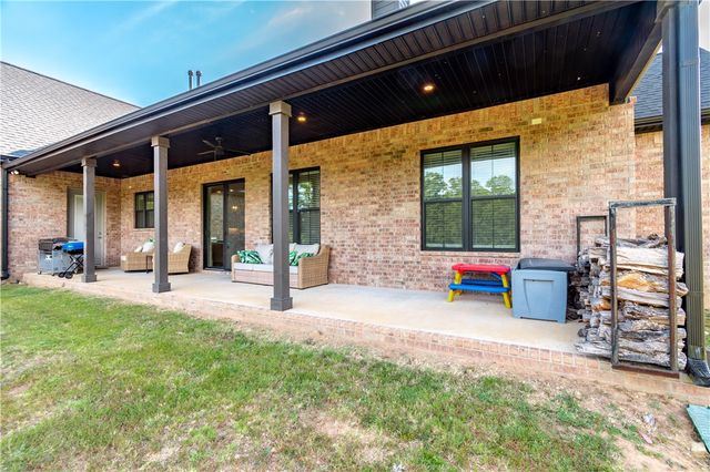 2758 N Adams Road, Fayetteville, AR 72704
