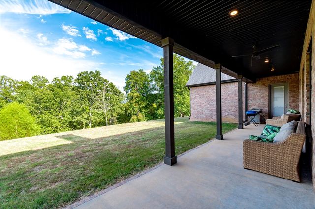 2758 N Adams Road, Fayetteville, AR 72704