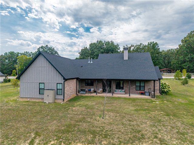2758 N Adams Road, Fayetteville, AR 72704