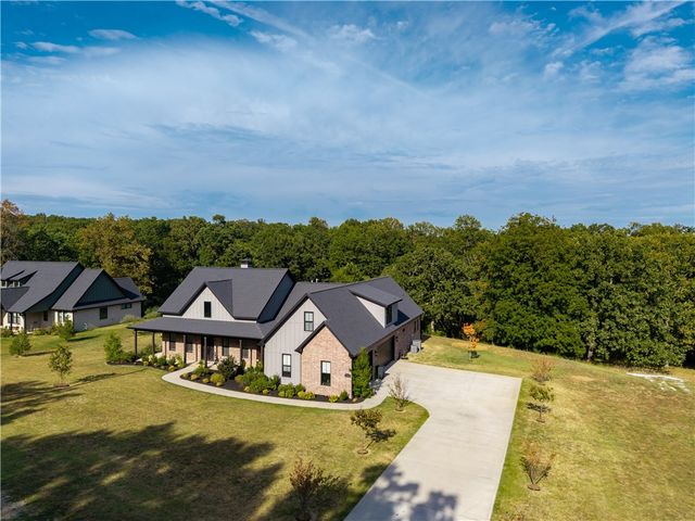 2758 N Adams Road, Fayetteville, AR 72704
