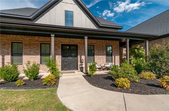 2758 N Adams Road, Fayetteville, AR 72704
