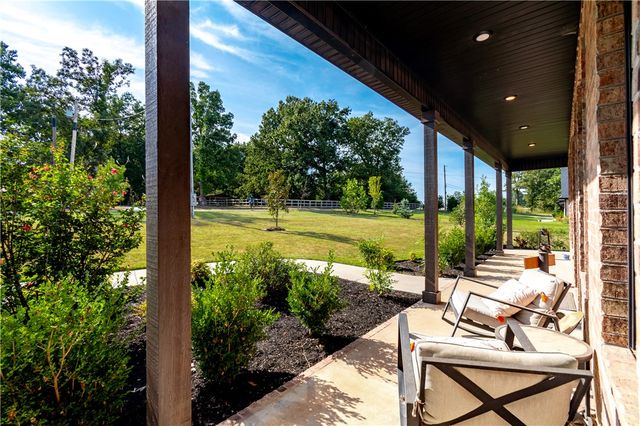 2758 N Adams Road, Fayetteville, AR 72704
