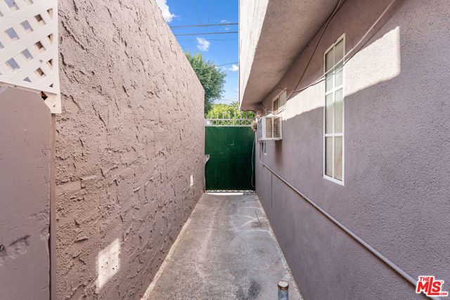 2613 S Robertson Boulevard, Los Angeles, CA 90034