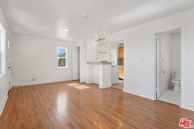 2613 S Robertson Boulevard, Los Angeles, CA 90034