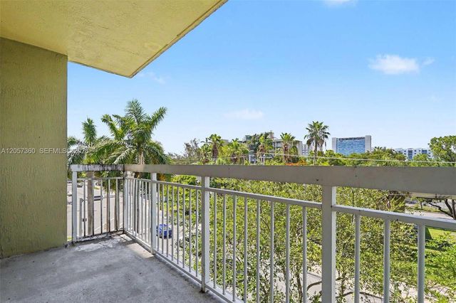 816 NW 11th St 402, Miami, FL 33136