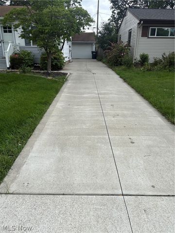 340 Hickory Drive, Berea, OH 44017
