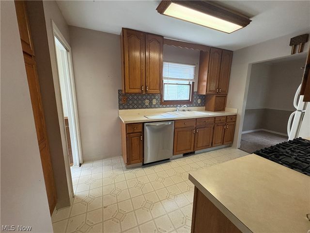 340 Hickory Drive, Berea, OH 44017