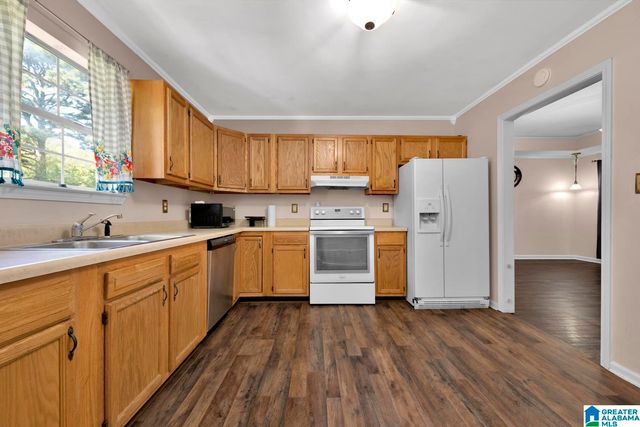 8119 SKINNER AVENUE, Leeds, AL 35094