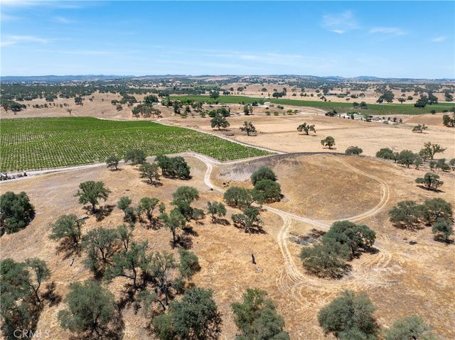 5275 Camp 8 Road, Paso Robles, CA 93446