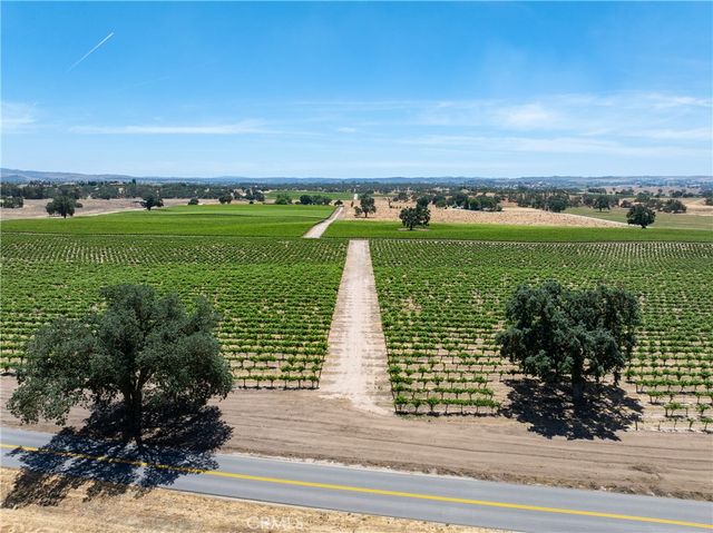 5275 Camp 8 Road, Paso Robles, CA 93446