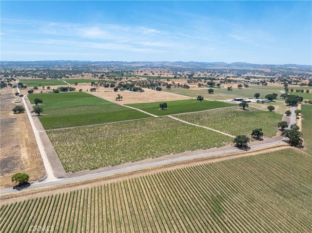 5275 Camp 8 Road, Paso Robles, CA 93446
