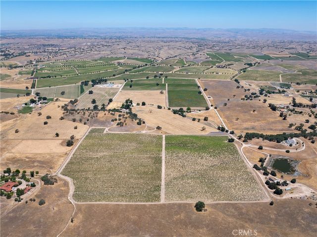 5275 Camp 8 Road, Paso Robles, CA 93446