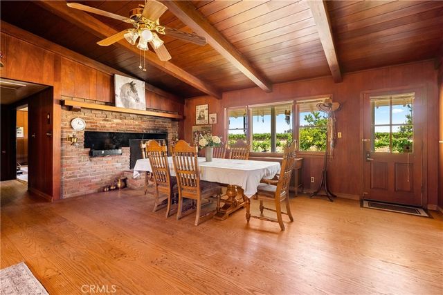 5275 Camp 8 Road, Paso Robles, CA 93446