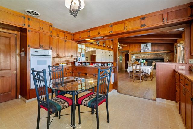 5275 Camp 8 Road, Paso Robles, CA 93446