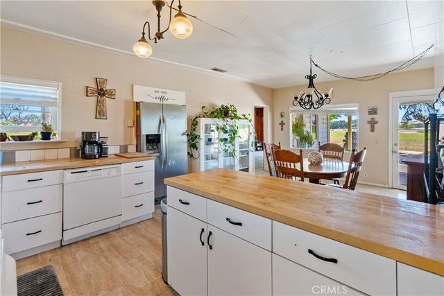 5275 Camp 8 Road, Paso Robles, CA 93446
