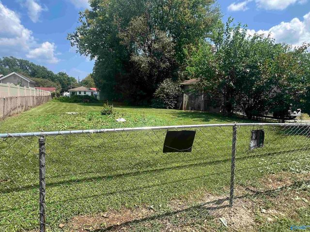 816 Peachtree Street NW, Huntsville, AL 35816