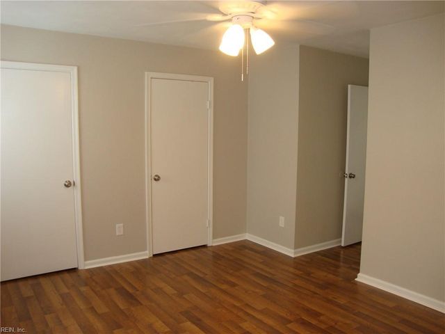 2101 Bloomsbury LN, Virginia Beach, VA 23454