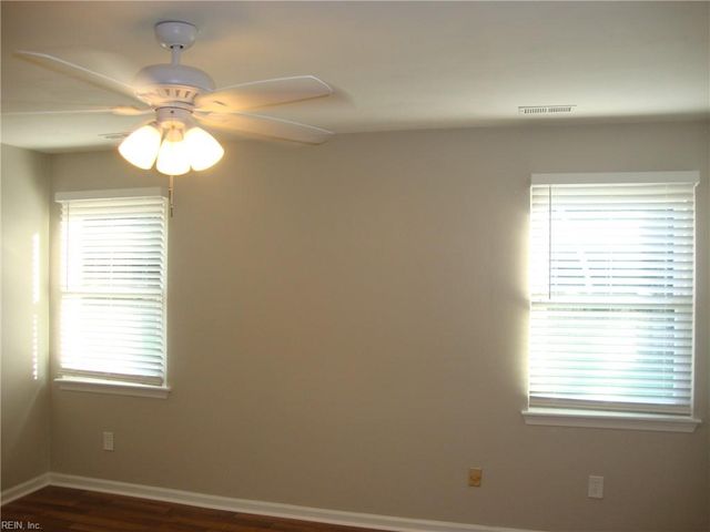 2101 Bloomsbury LN, Virginia Beach, VA 23454