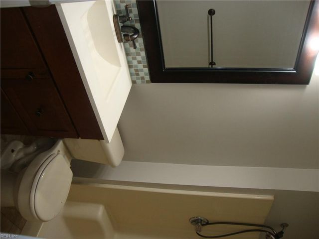 2101 Bloomsbury LN, Virginia Beach, VA 23454