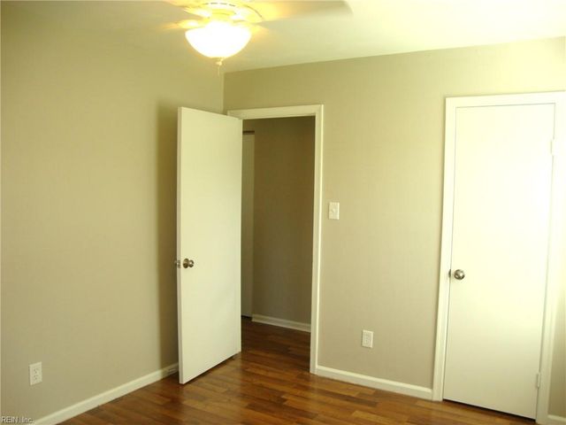 2101 Bloomsbury LN, Virginia Beach, VA 23454