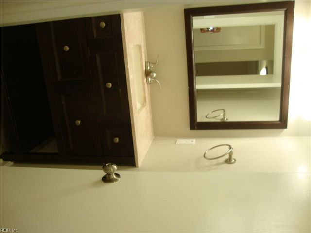 2101 Bloomsbury LN, Virginia Beach, VA 23454