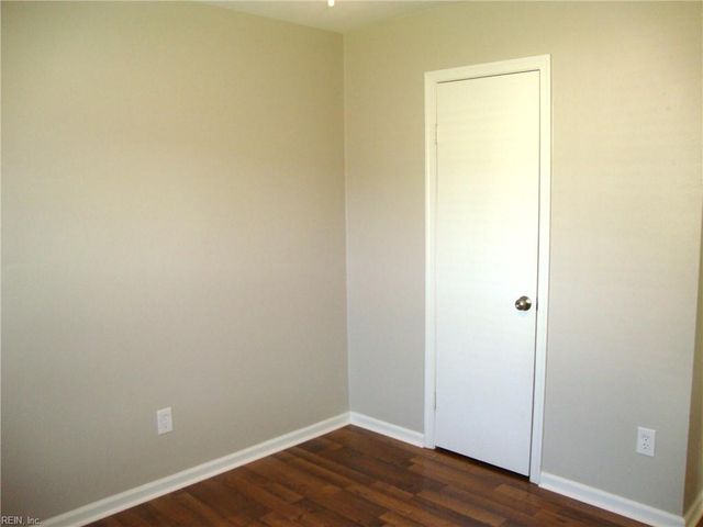2101 Bloomsbury LN, Virginia Beach, VA 23454