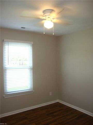 2101 Bloomsbury LN, Virginia Beach, VA 23454