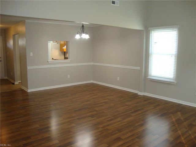 2101 Bloomsbury LN, Virginia Beach, VA 23454