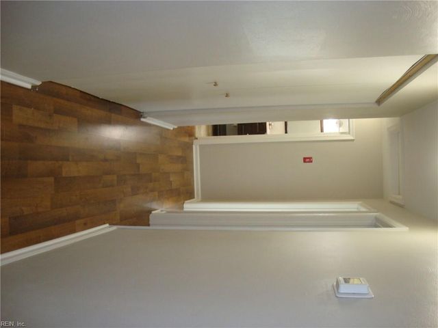 2101 Bloomsbury LN, Virginia Beach, VA 23454